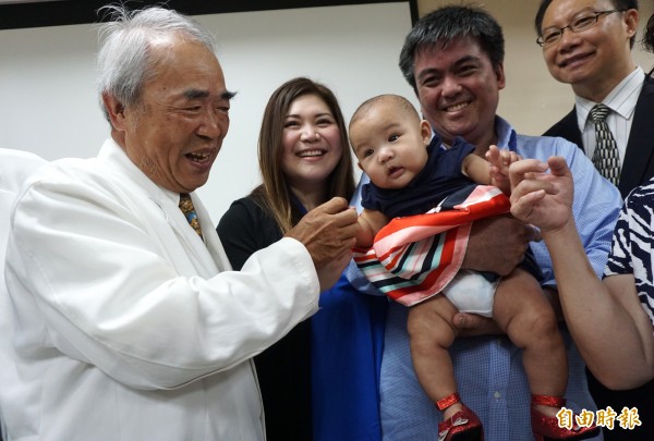 20170829议员费南德兹夫妇 20170829茂盛医院菲律宾议员费南德兹夫妇